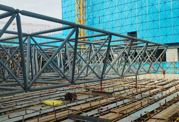 启东高铁东总部基地2号楼网架